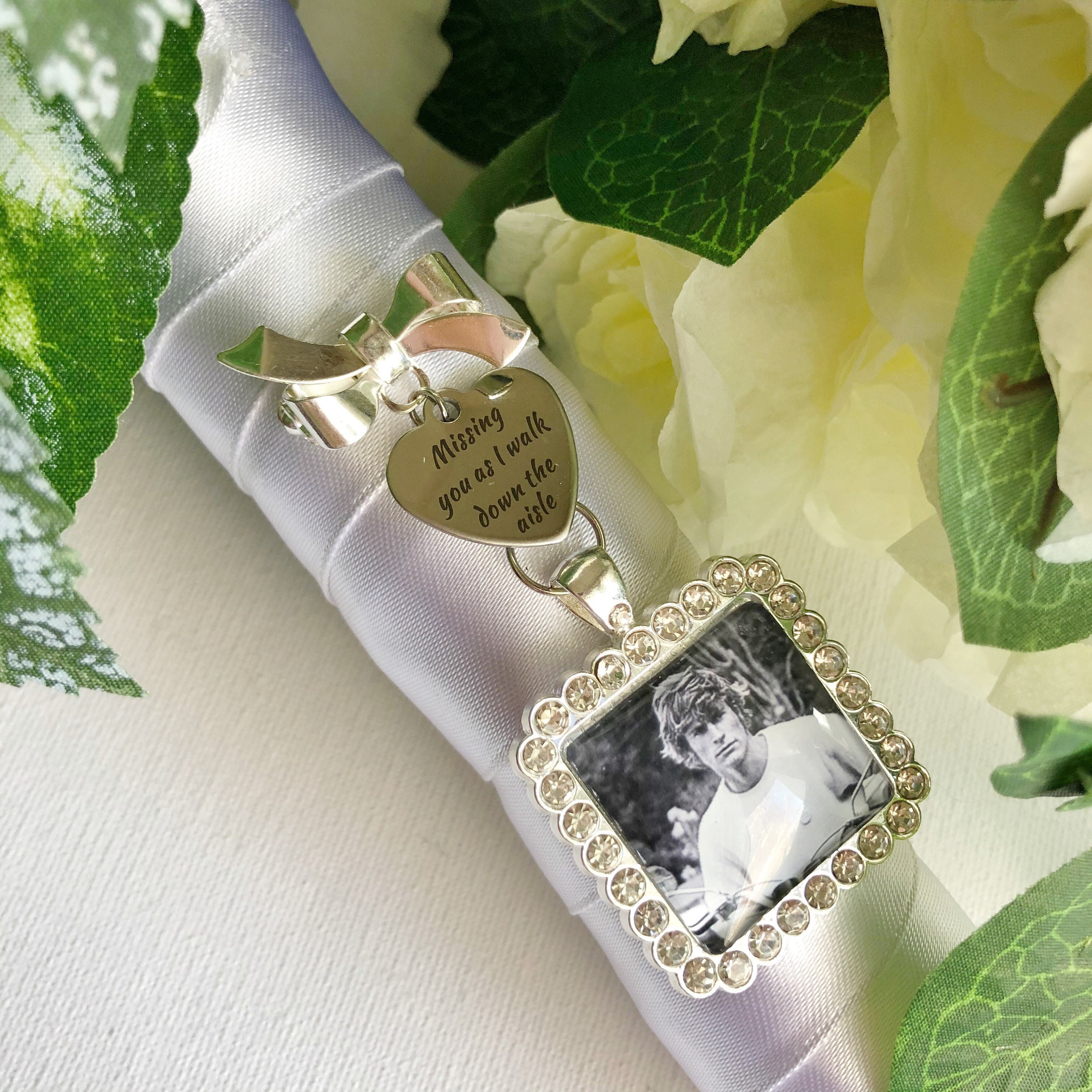 Photo Wedding Bouquet Charm includes Elegant Brooch & Pearls, Personalized  with your Picture, In Memory of Memorial Keepsake for Bride