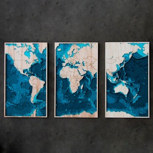 World Map 3 windows - wood work - DeNieuweKaartenmakers