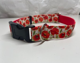 Adjustable dog collar in red poppies design