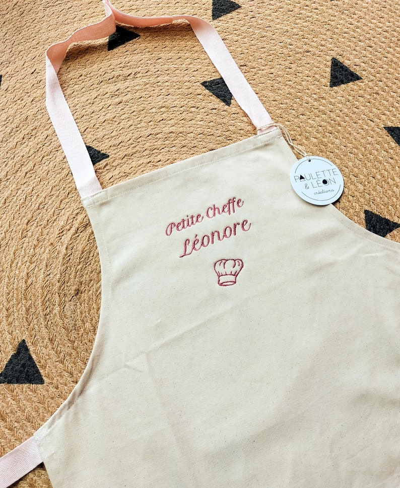 Personalized embroidered children's apron 100% cotton Rose pâle