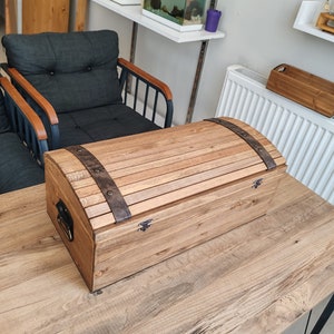 Caja de recuerdos de boda personalizada, cofre de madera, cofre del tesoro, caja de recuerdos para fotos de eventos, caja de tesoros de madera rústica, caja de recuerdos para bebés.