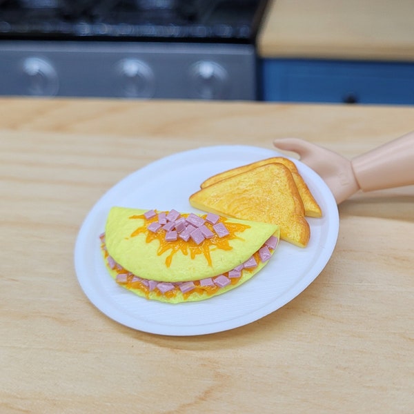 1/6 Miniature Ham & Cheese Omelet Toast - 1:6 Scale Food - Breakfast for Barbie Momoko, Blythe, Pullip, Fashion Royalty and other dolls