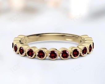 Obrączka ślubna Art Deco Red Garnet Half Eternity dla kobiet Bezel Set Obrączka ślubna z granatami 925 Srebrny zestaw do układania w stosy Prezent rocznicowy dla niej