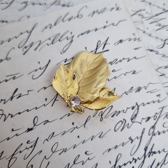 Unique vintage brooch antique 50s gold leaf rhine… - image 2