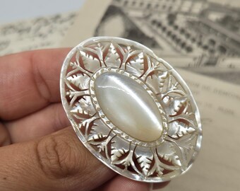Broche Fantaisie Ancienne En Nacre - Bijou Vintage - Occasion