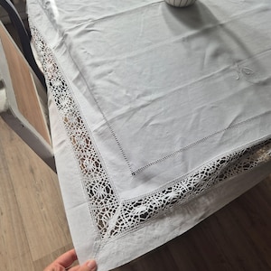 Antike Tischwäsche Leinen/Baumwolle Spitze weiß 120x140cm Tafel Königlich wunderschön! Monogramm M.O. ein Fleck ?