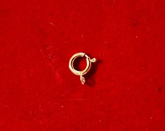 Spring ring clasp in 18 or 9 carat yellow gold