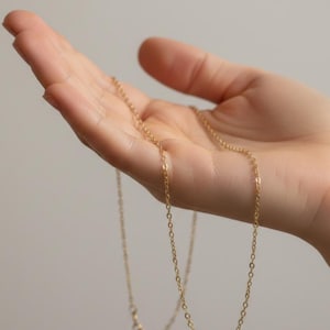 18k Solid Yellow Gold Mirror Curb Chain (750/1000) – 18K Gold Necklace for Men, Women, and Children – Gift Box and Pouch image 6