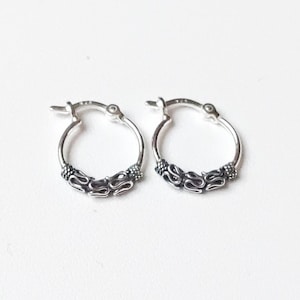Petites boucles d'oreilles créoles en argent massif 925 style 5 - créoles a motifs -  avec écrin berlingot et sachet cadeau