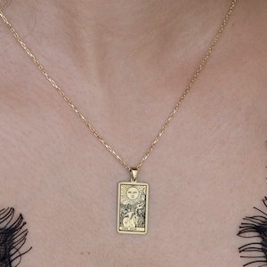 Collier de tarot en or massif 14 carats Le soleil - Bijoux de carte de tarot Bijoux spirituels Collier délicat avec étiquette cadeau pour elle Cadeaux pour maman Cadeaux d'anniversaire