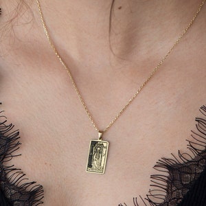 10k Solid Gold Tarot Halskette - Die Hohepriesterin Zierliche Tarot Karte Schmuck - Zierliche Tag Anhänger Geschenk Für Sie Geschenke Für Mama Geburtstagsgeschenke