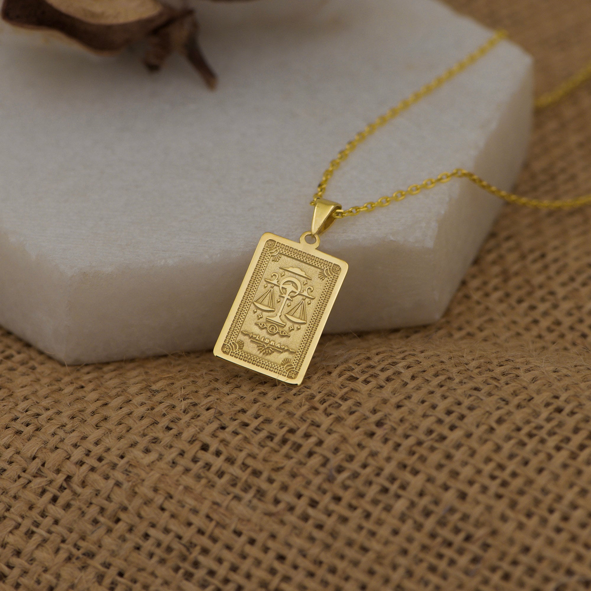 Collana con segno zodiacale Bilancia in oro massiccio 14K Collana con segno zodiacale Bilancia in oro massiccio 14K