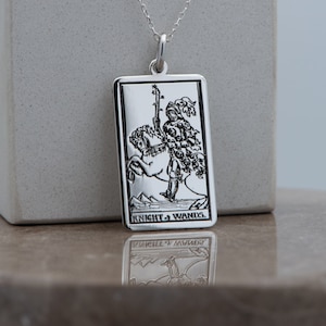 Cadeaux de tarot chevalier aux baguettes collier carte de tarot en argent pendentif tarot bijoux tarot cadeau pour elle, lui par bijoux Uluer