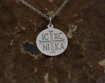 Collana con croce ortodossa per donna Croce russa IC XC NIKA Medaglione con Gesù Cristo Amuleto greco bizantino Gioielli religiosi orientali Regalo cristiano cattolico per uomo (bianco-argento