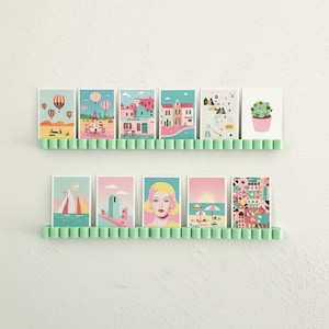 24" gecanneleerde displayrail voor ansichtkaarten | Geschulpte fotoplank voor kunstafdrukken | Moderne galerijwanddecoratie