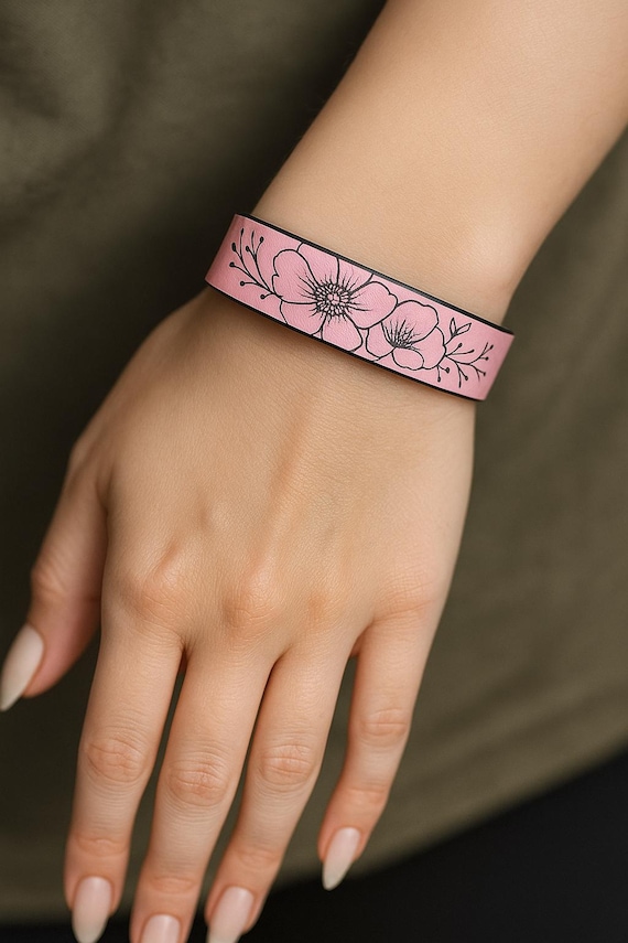 Elegant Pink Leather Bracelet Neptune bracelet pink exception alligator - Maison Jean Rousseau main image 3