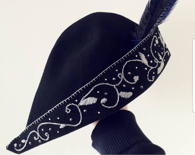 Custom Felt Medieval Hat/ Chapeau a Bec/ Bycocket/robin Hood - Etsy