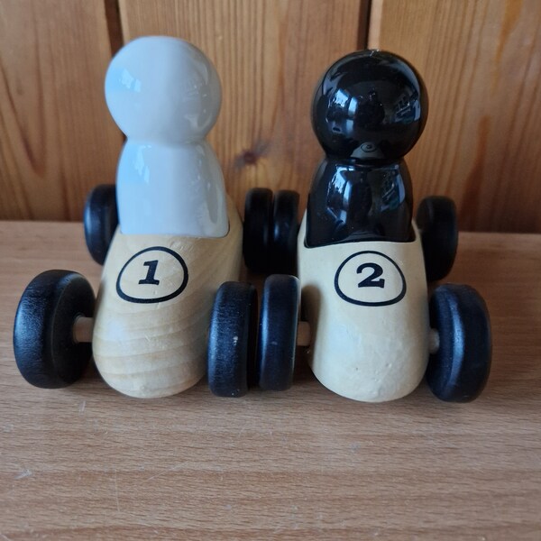 Racing cars salt and pepper set