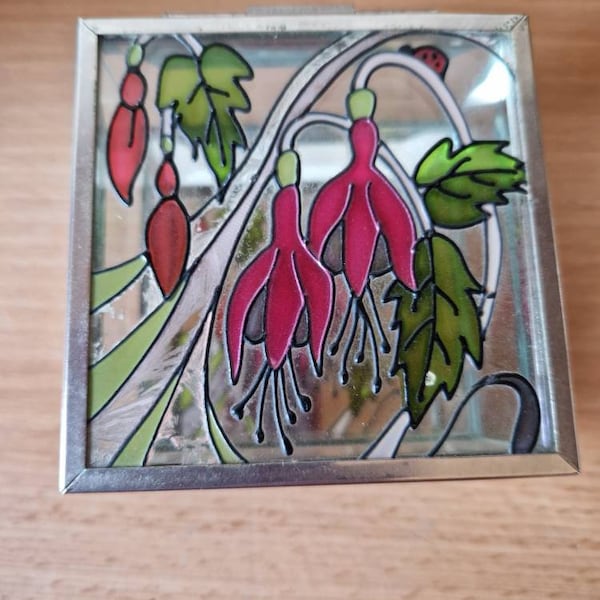 Fushia mirror jewellery box