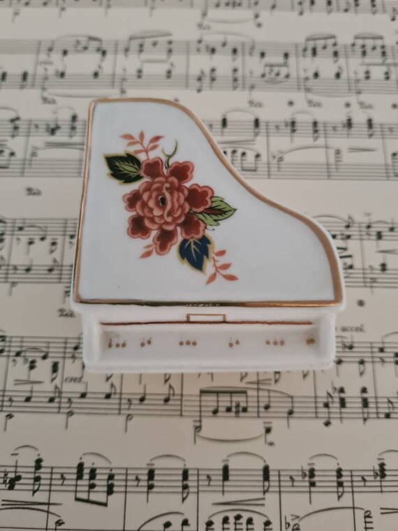 Piano trinket box