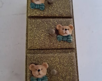 Three teddies small chest of drawers