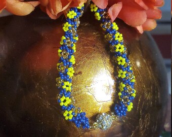 floral  beaded bracelet