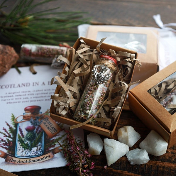 Escocia en una botella: el regalo escocés original, recuerdo botánico de brujas, amuleto de buena suerte, recuerdo único