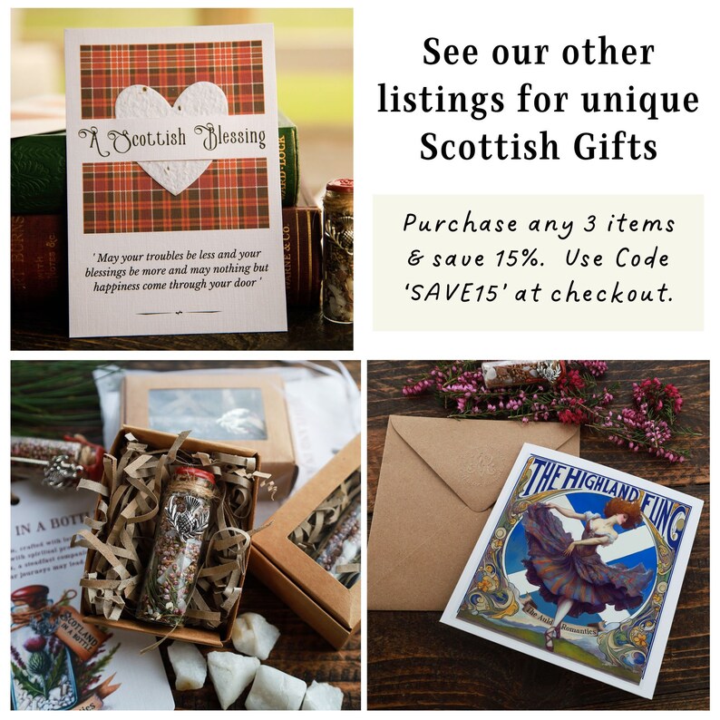 Pode incluir: Uma cole&ccedil;&atilde;o de presentes com tema escoc&ecirc;s, incluindo um cart&atilde;o com um cora&ccedil;&atilde;o e um design xadrez, um frasco decorativo e uma impress&atilde;o em estilo vintage. O cart&atilde;o diz "A Scottish Blessing".