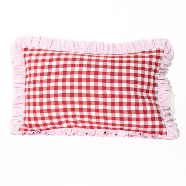 Handgefertigter Kissenbezug mit Rüschen in Rot und Rosa aus hochwertiger Baumwoll-Leinengarnitur in H&G