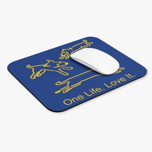 Alfombrilla de ratón única con diseño dibujado a mano como regalo único para amantes de los perros, estudio en casa y oficina, ambiente alegre, accesorios de escritorio con perros de dibujos animados