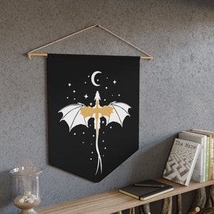 Pennant - The Fourth Wing - Dragon - Tairn, Adarna - Xaden, Violet - The Iron Flame V2 - Home Decor - Wall Decor - Poster - Wall Art
