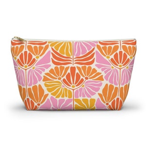 Make Up Bag - Toiletry Bag - Luggage Bag - Travel Accessory Pouch w T-bottom - Essential Oil Bag - 60s 70s Groovy Abstract Flowers