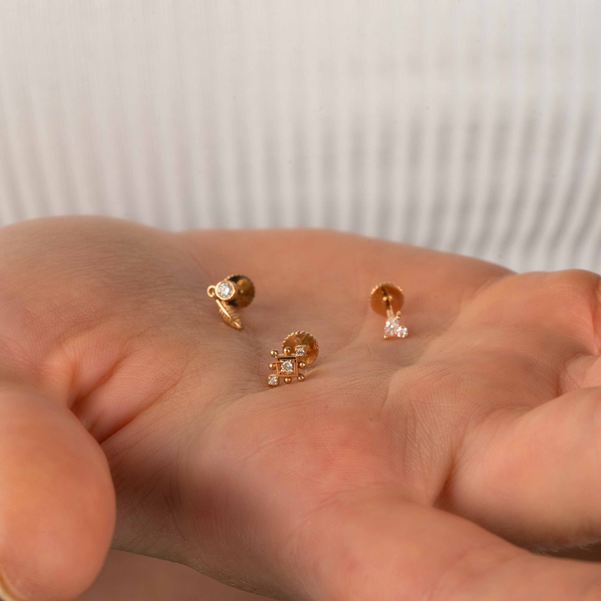 Second stud sale gold earrings price