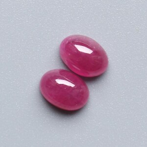 Naturlig rubinpar, AAA++ röd rubin slätpolerad oval cabochon lös ädelsten, lös rubin oval par smyckestillbehör 7 x 5 MM, 2,80 Ct