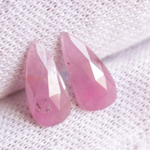 STRAORDINARIO RUBINO NATURALE taglio rosa, sfaccettato su un lato e con fondo piatto, coppia di pietre preziose taglio rosa a forma di pera, gioielli con taglio rosa, 12,7 x 6 mm