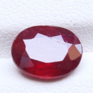 Robijn gefacetteerde edelsteen, natuurlijk rood robijn kristal, natuurlijk robijn smaragd geslepen gefacetteerd, robijn gefacetteerd ovaal robijn geslepen edelsteen 9 x 7 MM 2,40 CT