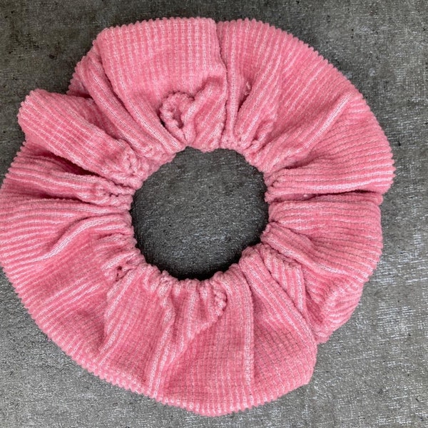 Handmade cord Scrunchie pink rosa Geschenk Geschenkidee Haargummi Accessoire Haarband minimalistisch