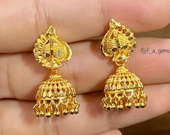 Gold Jhumka an Creolen • 20k vergoldet • Mini Jhumka Ohrringe • Ohrringe im indischen Stil • Jhumka Ohrringe {F030 }