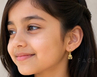 Winzige Gold Jhumka Ohrringe • Baby Jhumkas • 20k vergoldet • Zierliche und Elegante Jhumka •Zierliche Ohrringe •Creolen Ohrring {F056}