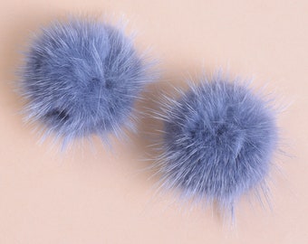 Grey faux fur pom pom shoe clips