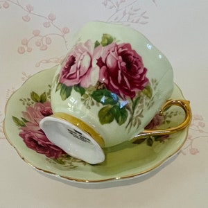 ROYAL ALBERT Bone China &quot;&quot;Amerikanische Schönheit&quot;&quot; Seltene Grüne Teetasse mit Untertasse&quot;