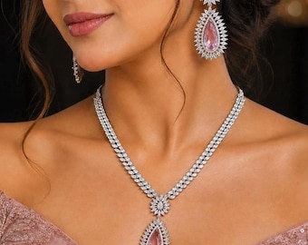 Set di collana con ciondolo a goccia di cristallo rosa, set di gioielli vistosi in argento, collana e orecchini da sposa, gioielli per matrimonio, gioielli per il ballo di fine anno