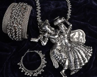 ラダ・クリシュナ 酸化シルバー ロングネックレスセット – インドの