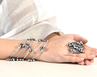 Conjunto de joias Ghungroo em prata alemã oxidada: pulseiras e anéis indianos