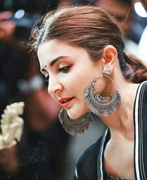 Aggregate 134+ big bollywood earrings best