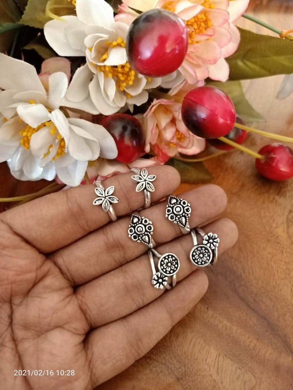 Fancy silver toe store rings online