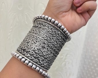 酸化シルバーのカフバングルセット：調節可能なインディアンジュエリー