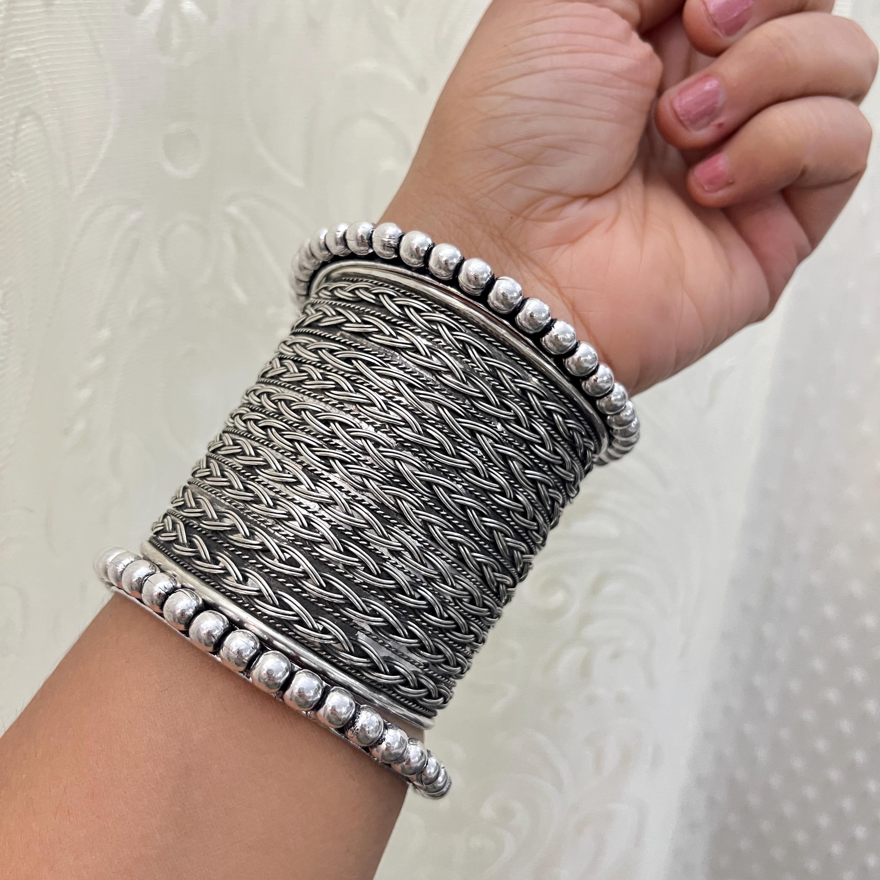 酸化シルバーのステートメントカフブレスレット：インド風ボヘミアン