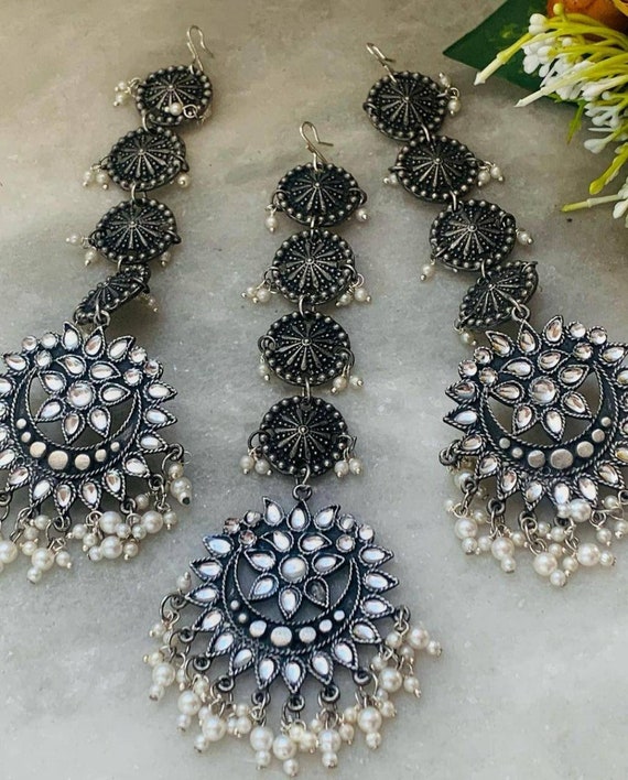 Long earrings store set