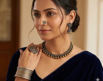 Antiek gouden afwerking Duitse zilveren sieradenset, geoxideerd zilveren choker set met jhumka-oorbellen, boho statement ketting set, etnisch-Indiaas